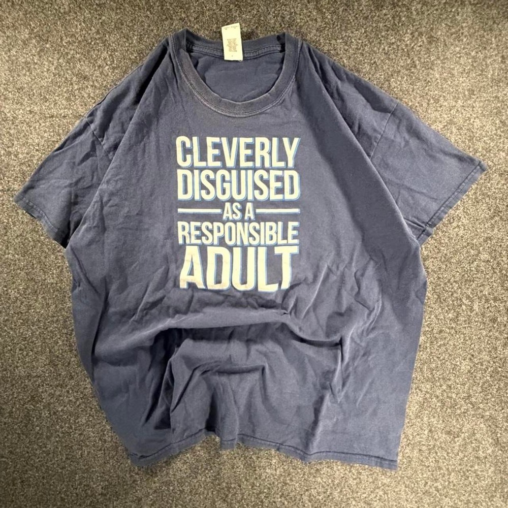 Gildan Cleverly Disguised As A Responsible Adult Graphic T Shirt Mens XL Navy